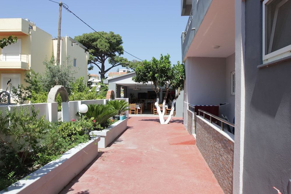 Platoni Elite Apartments 41/50