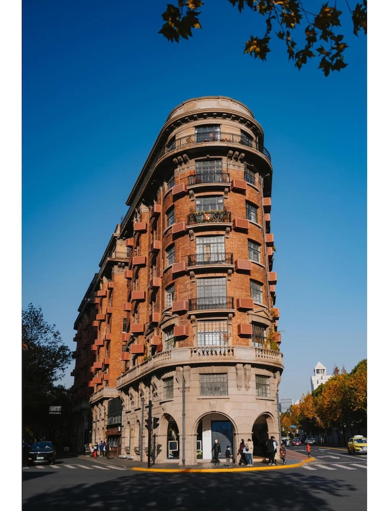 MAGNIFICENT INTERNATIONAL HOTEL 5/56