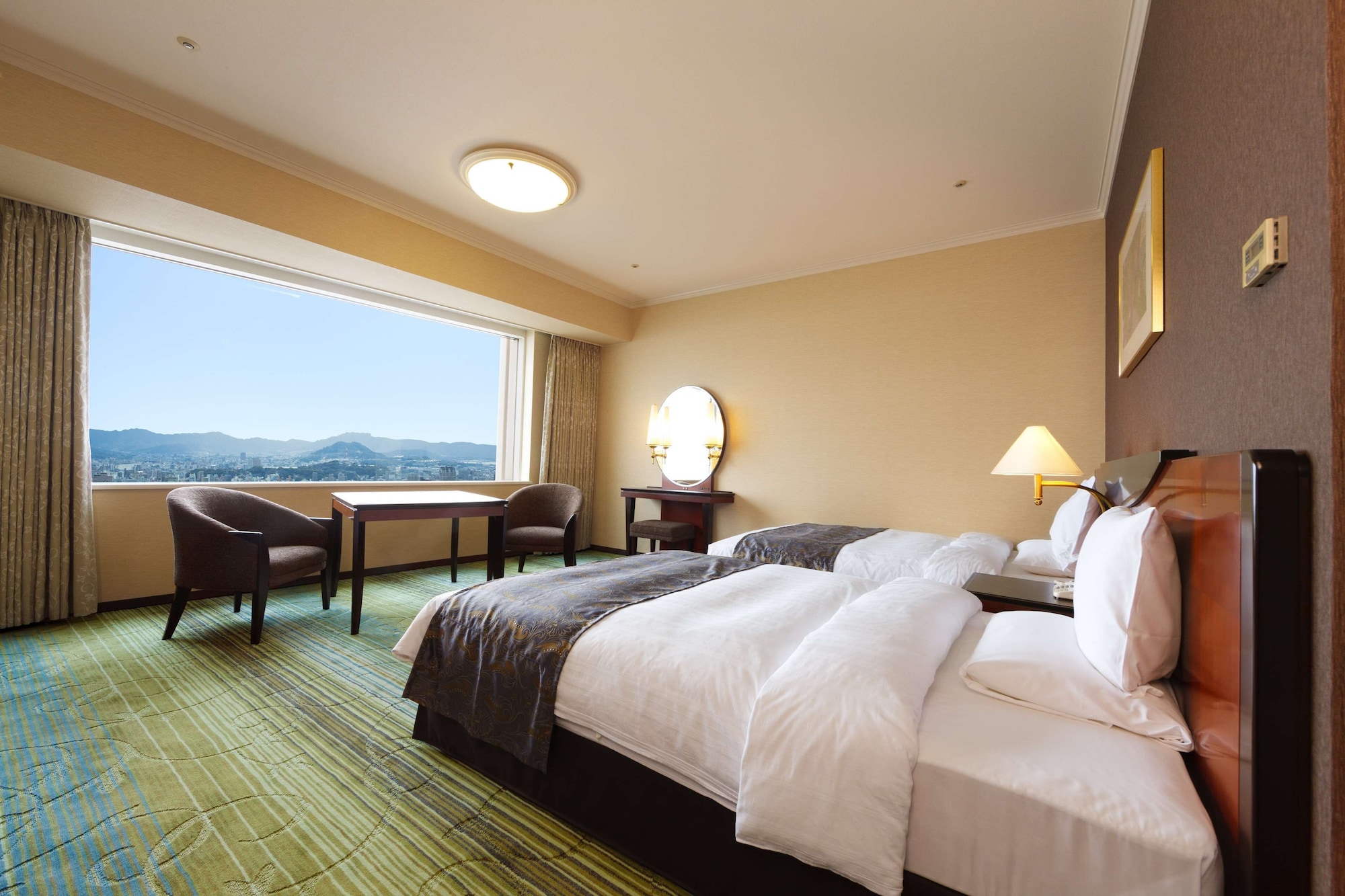 SUPERIOR, TWIN BEDS, WITH EXTRA BED