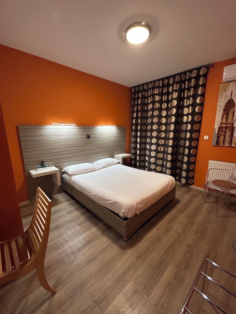 HOTEL LES GRAVADES 13/38