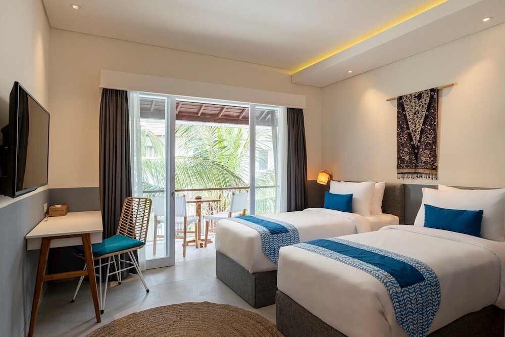 GRAND, DELUXE, BALCONY