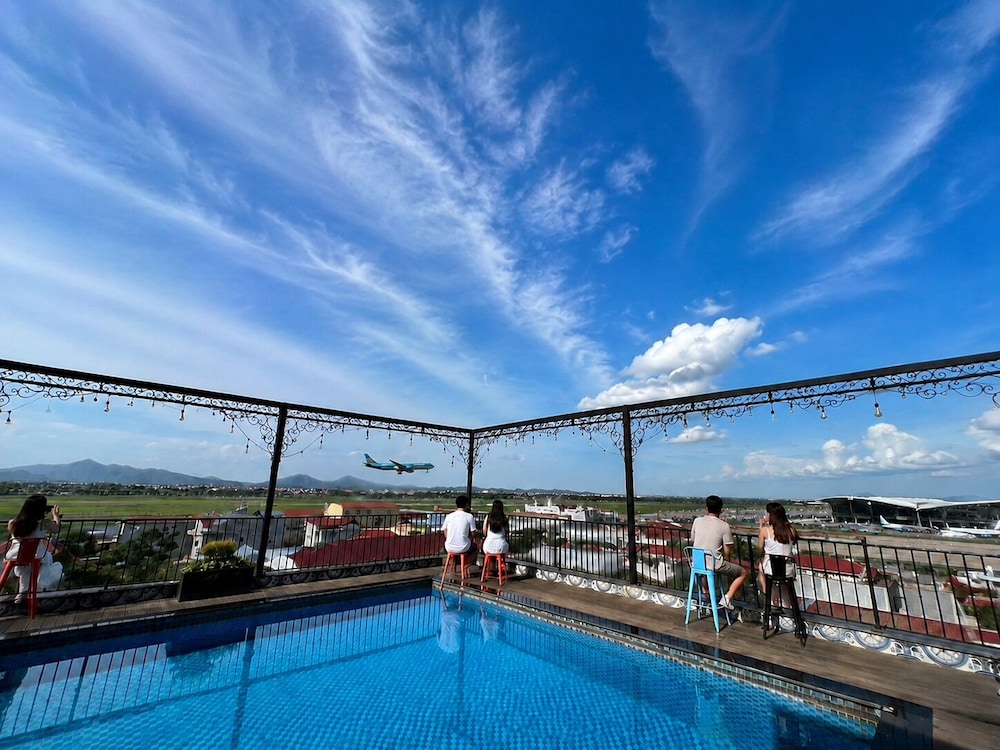 Paragon Noi Bai Hotel and Pool 43/49