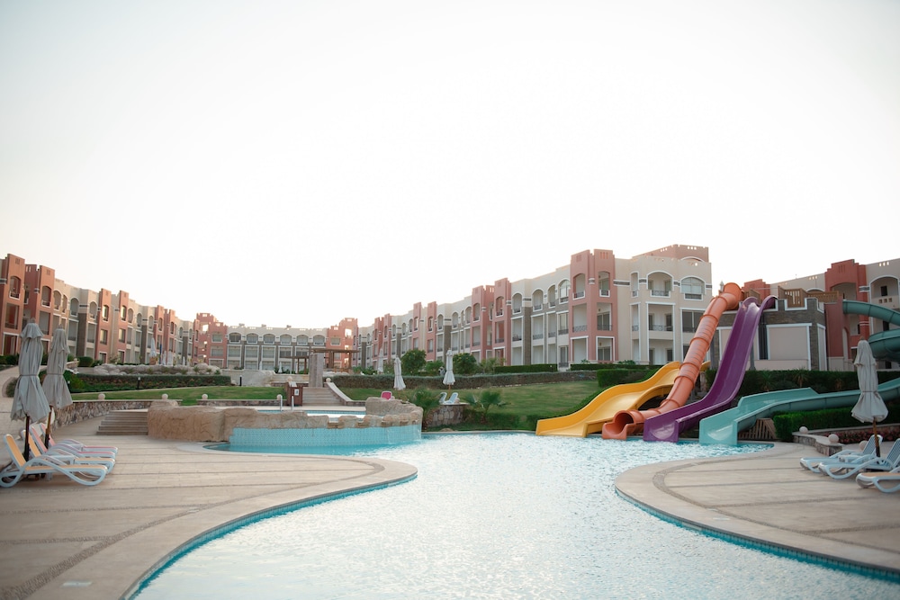 Oyster Bay Beach Suites 28/60