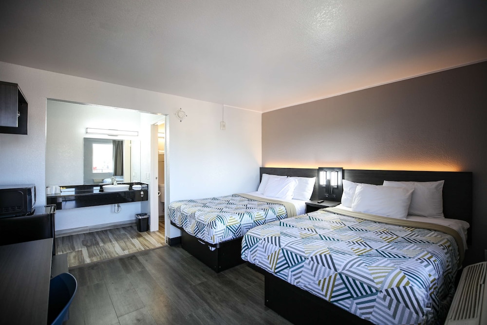 Motel6 Sacramento, CA - North 22/59