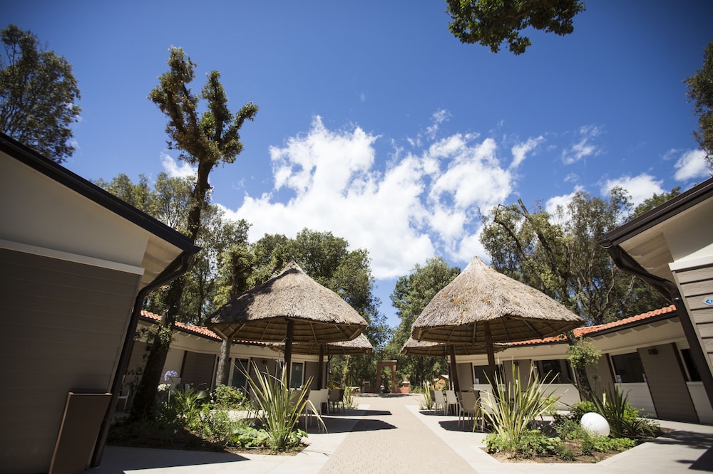 PARADU TUSCANY ECORESORT 4/86