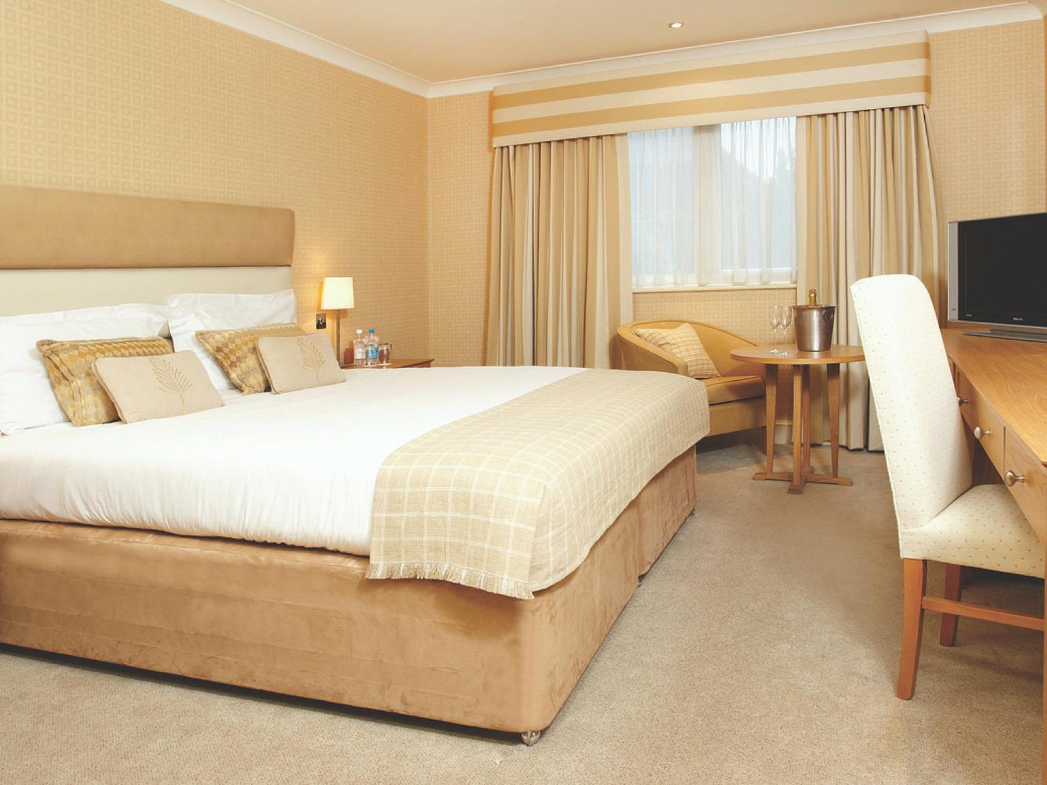 Room, Single, Double Bed