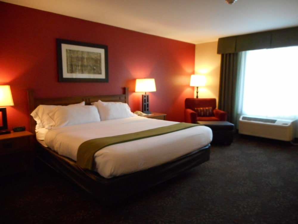 Holiday Inn Express Hocking Hills Logan 25/72