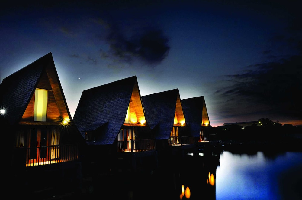 Seaview Cottage Cirebon Waterland 3/23