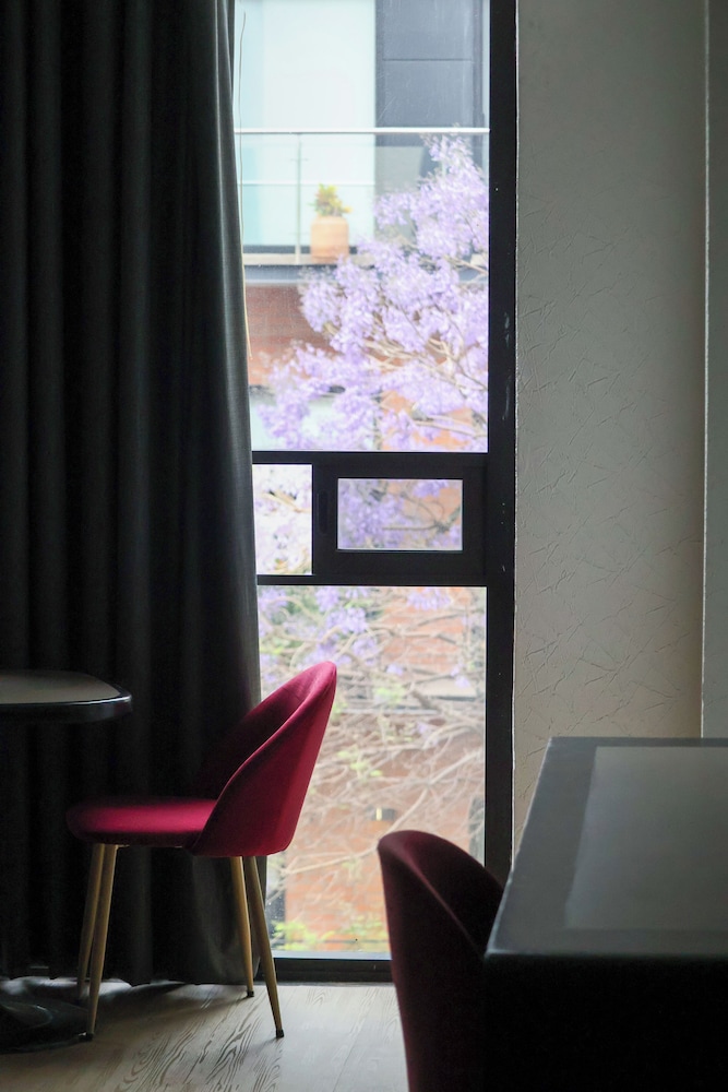 Hotel Embassy 34/48