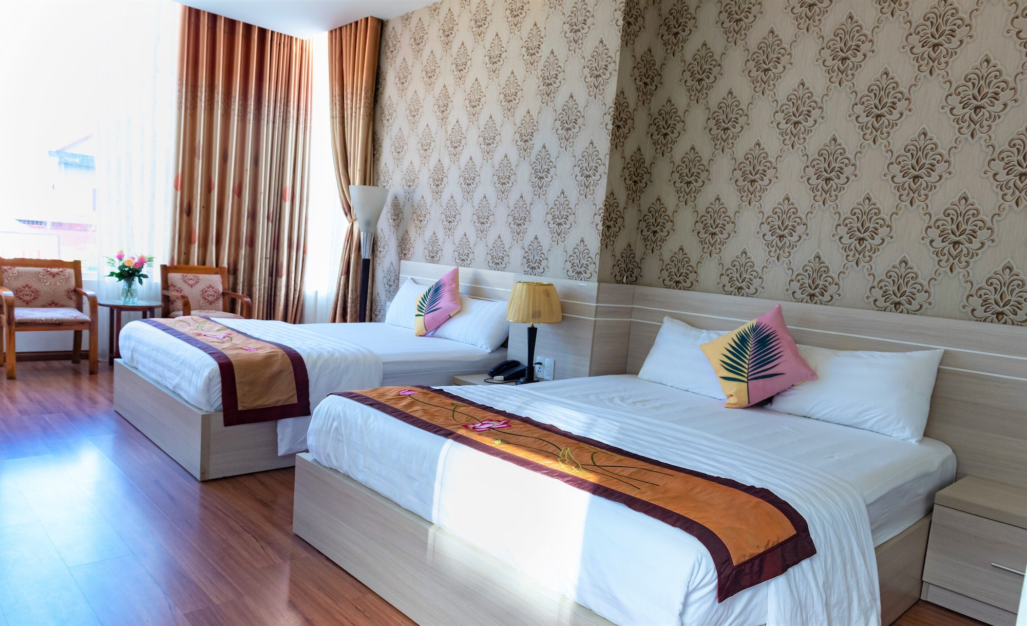 FAMILY SUITE, CITY VIEW, BATHTUB