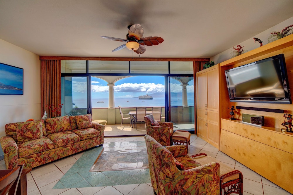 Lahaina Shores Beach Resort 32/57
