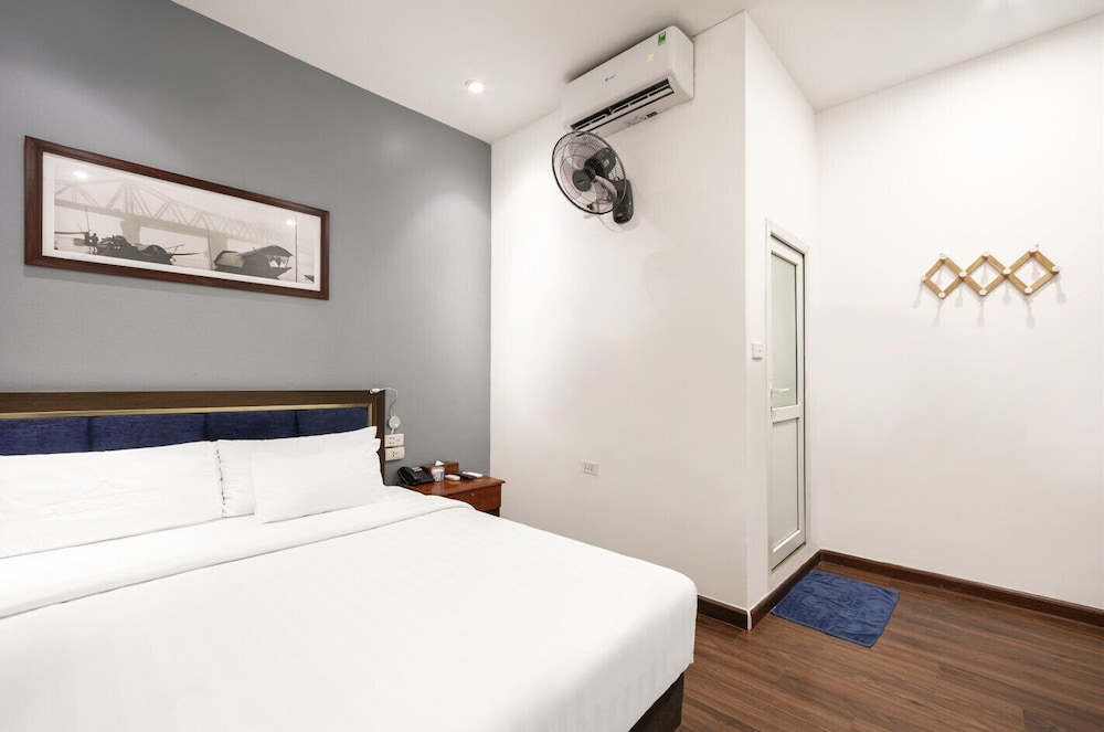 ROOM 1, STANDARD, DOUBLE BED
