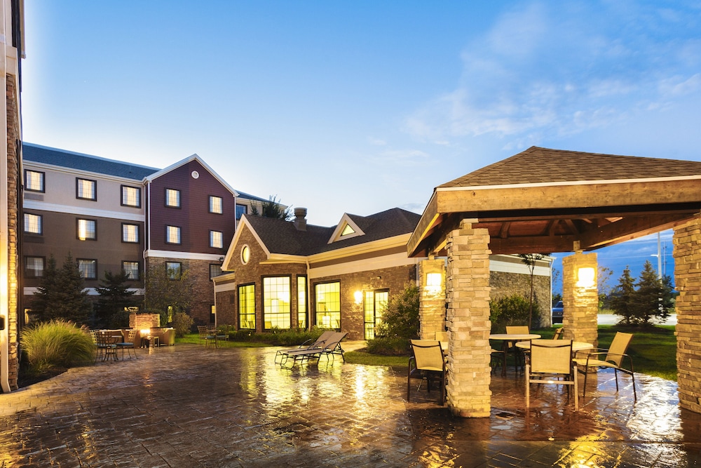 Staybridge Suites Toledo-Maumee