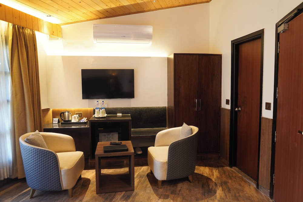 UNA Comfort Kasauli Hills Resorts 37/50