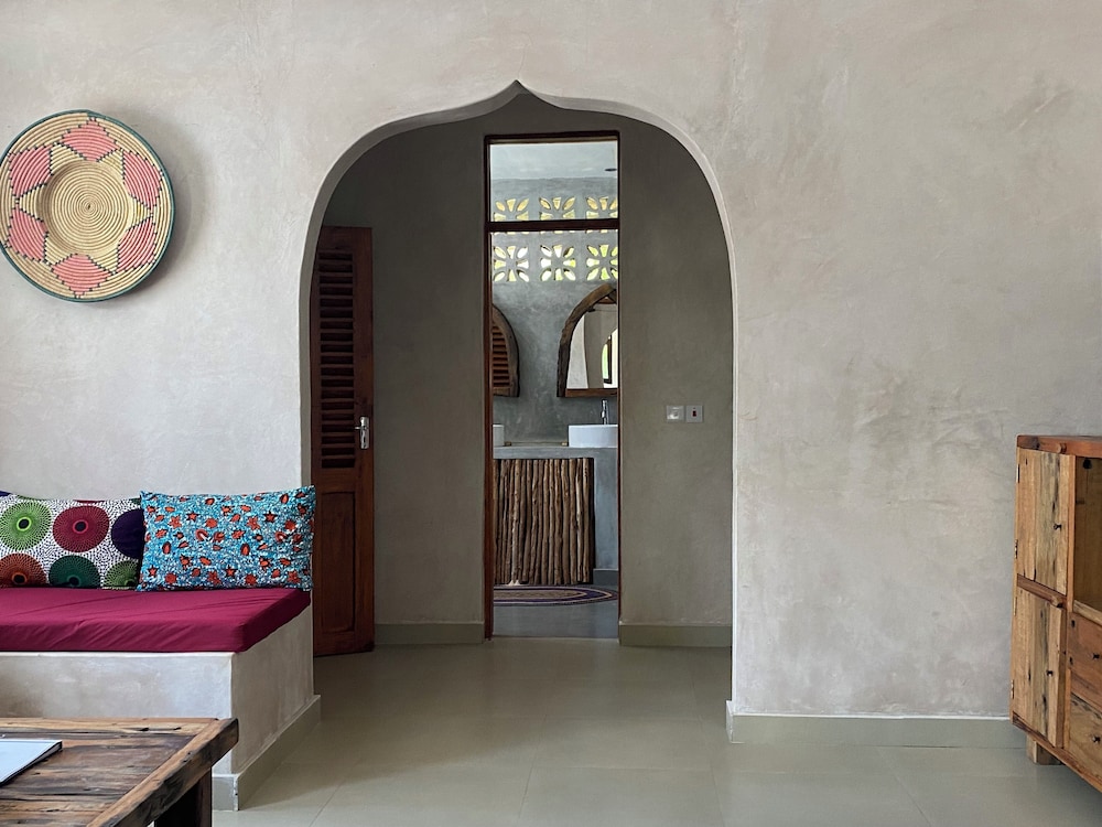 Blue Reef Sport And Fishing Lodge & Bungalows 6/49