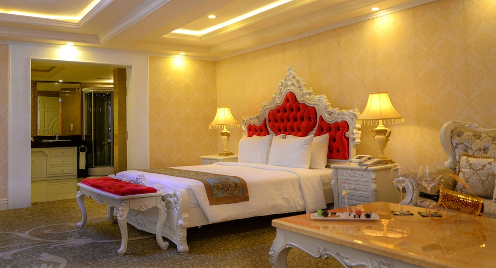 The Grand Kandyan Hotel 33/70