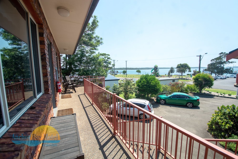 Anchor Bay Motel 44/50