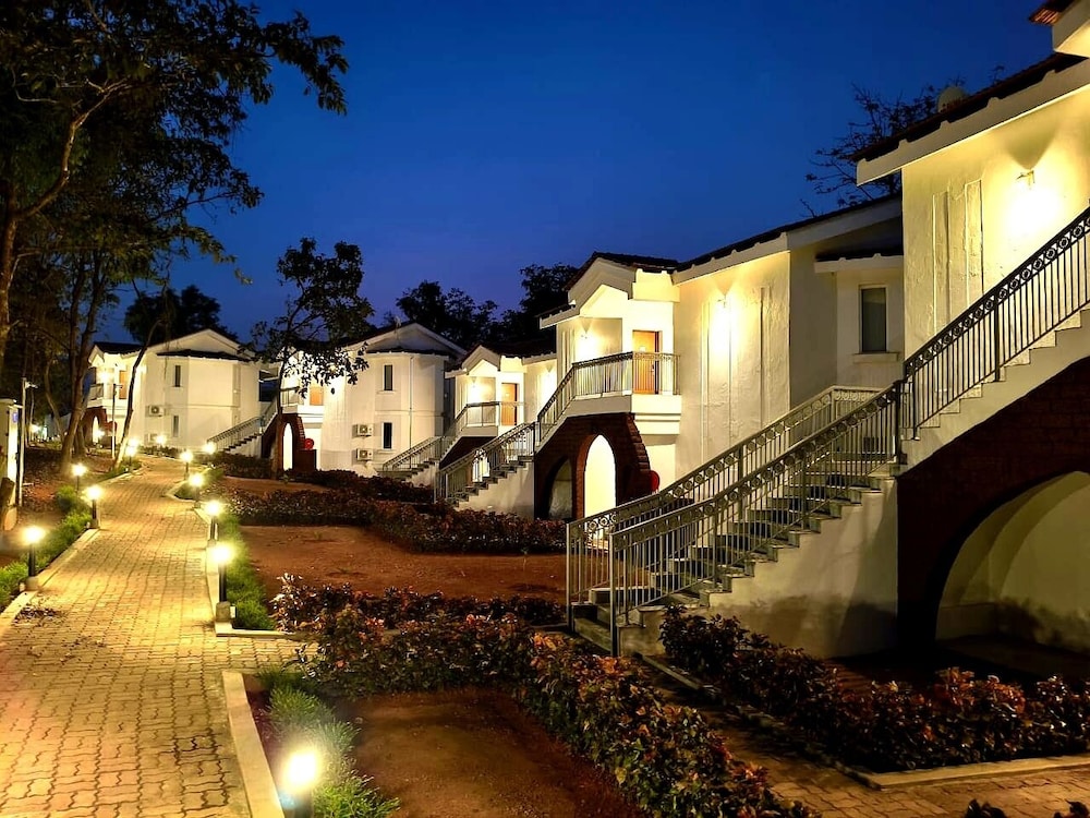 Amritara Serenity Salaulim 30/36