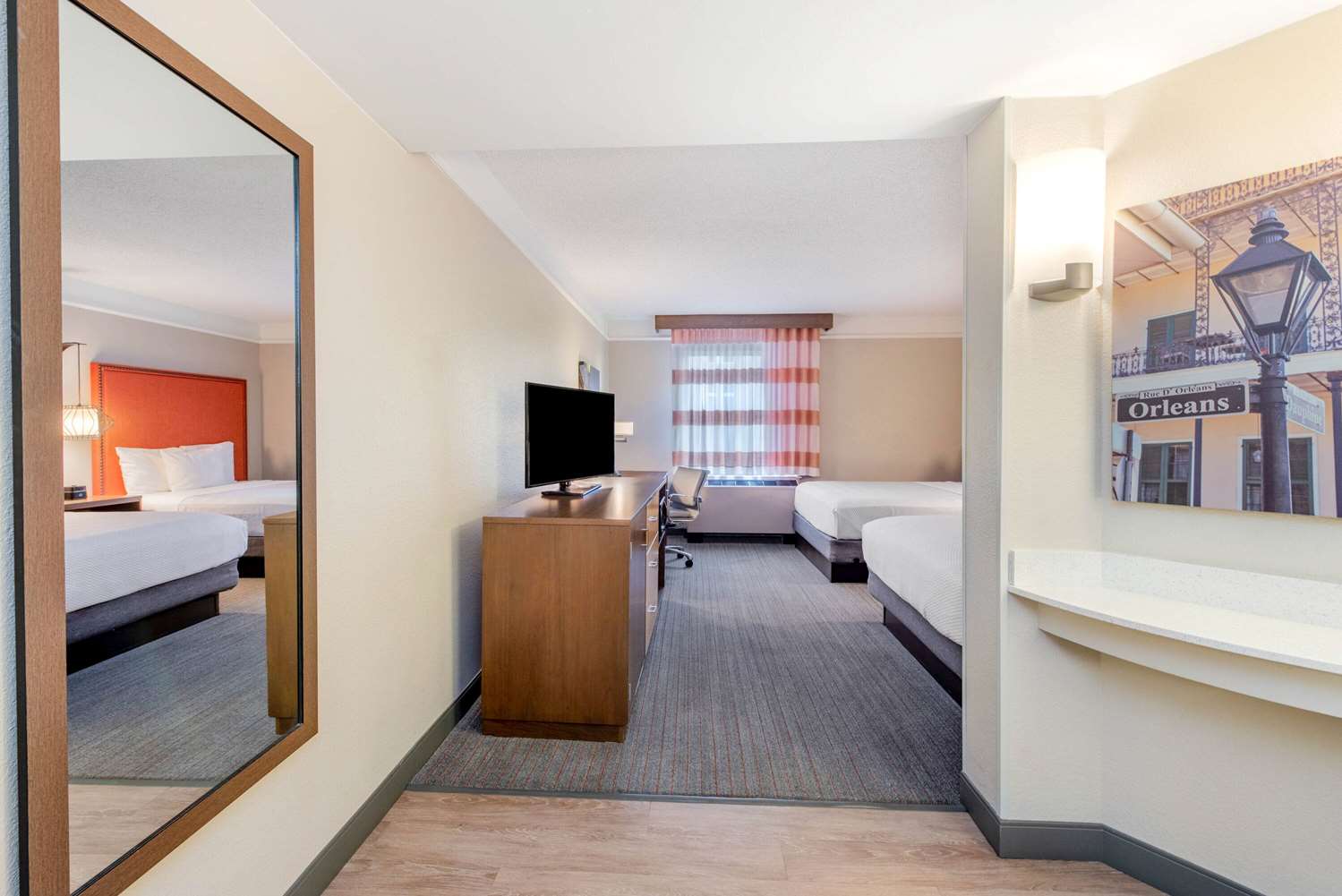 La Quinta Inn & Suites by Wyndham New Orleans Downtown 15/32