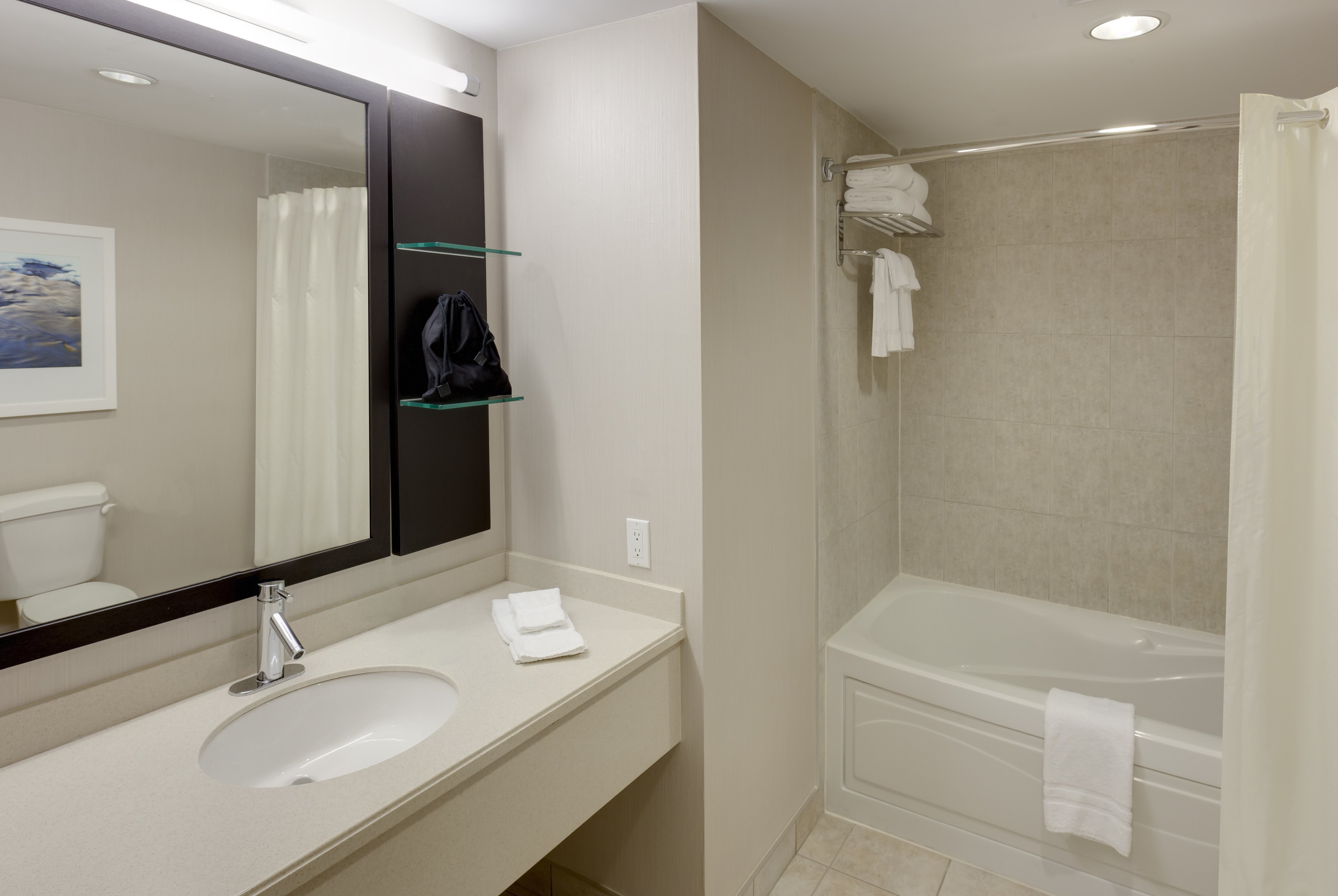 Standard, 2 Double Beds, River View, Niagara Fallsview Hotel & Suites 4/6
