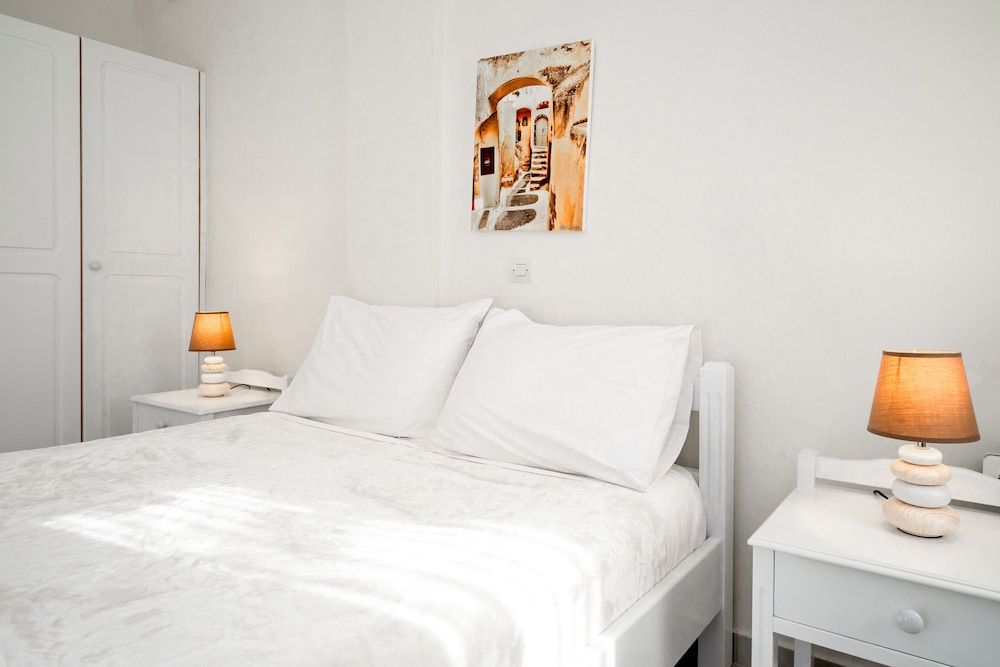 STUDIO, DOUBLE BED, KITCHENETTE