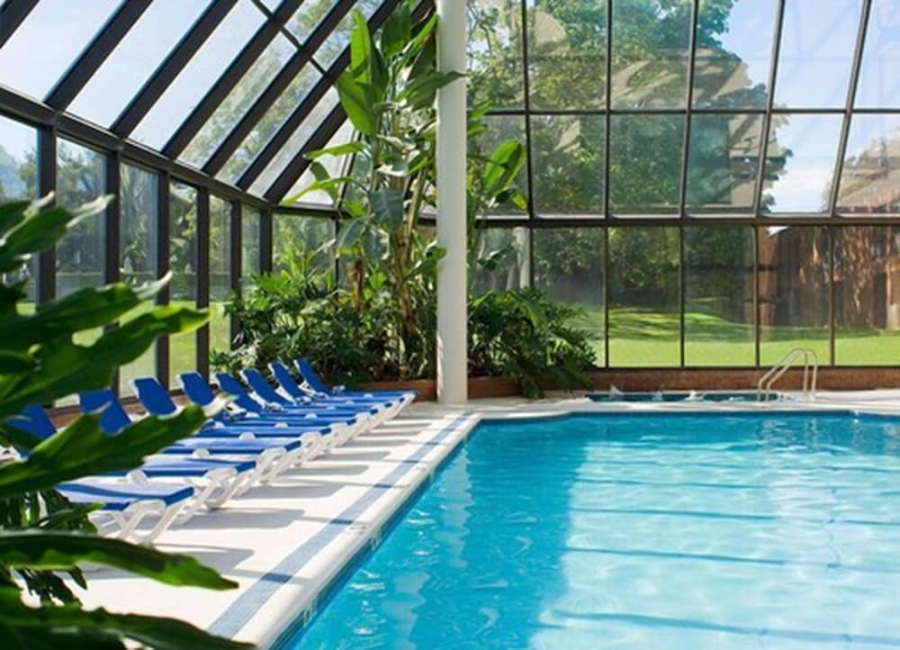 Glen Cove Mansion Hotel 49/51