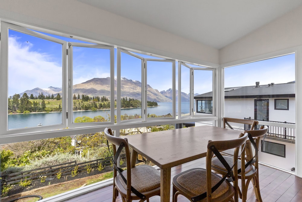 Stay of Queenstown 47/60