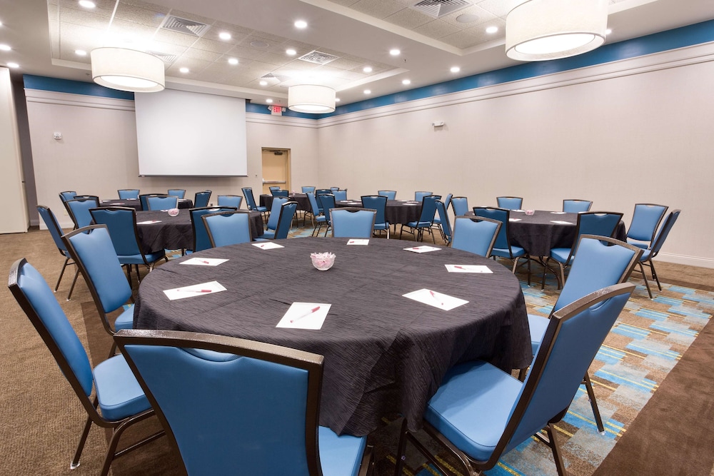 Drury Inn and Suites Burlington 33/44