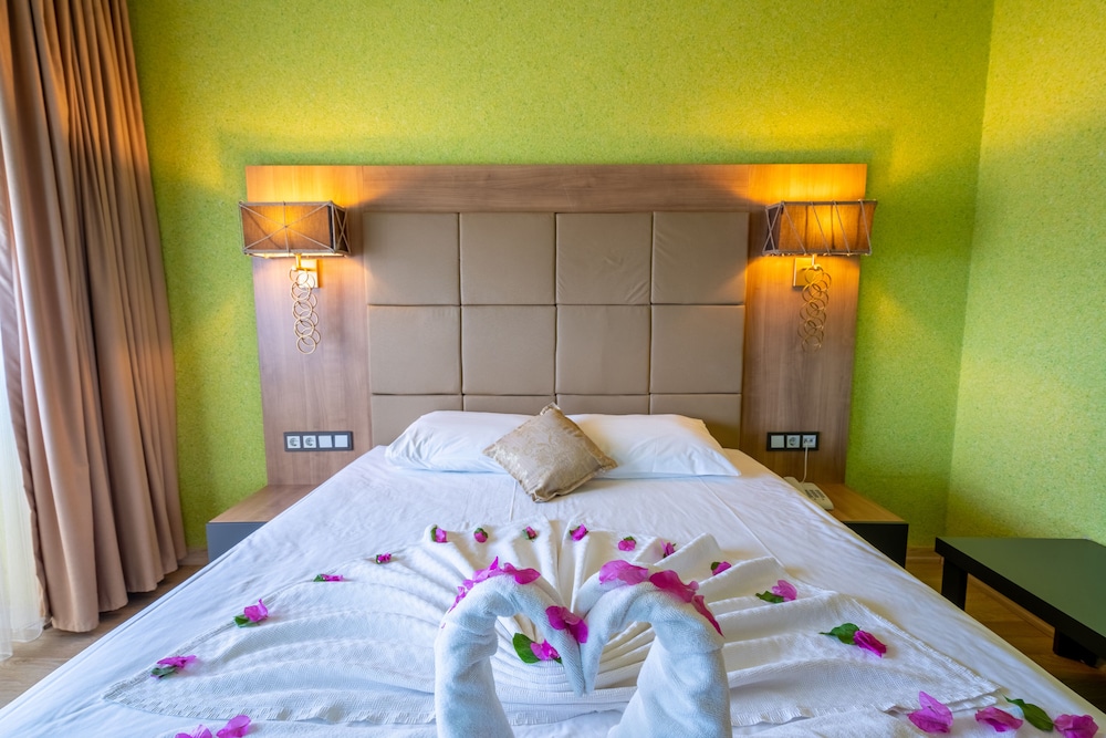 RESIDENCE, SUITE