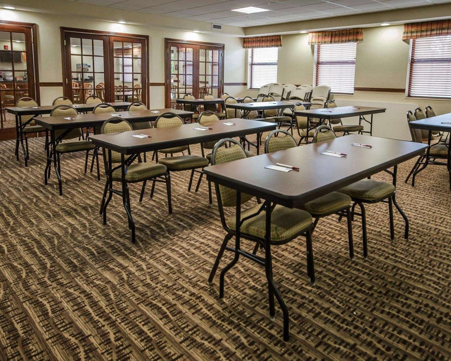 Quality Suites Jeffersonville - Louisville North 12/15