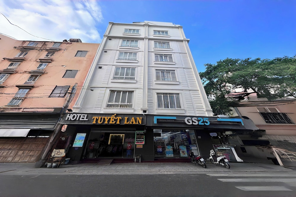 Tuyet Lan Hotel 57/63