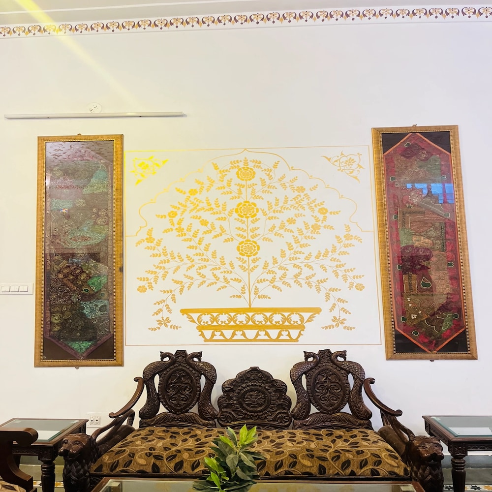 Hotel Darbargarh Udaipur 10/50