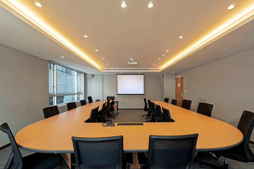 Home Hotel Xin Yi Branch 58/65