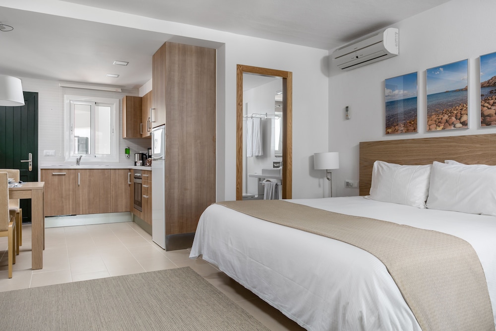 1 Bedroom, Apartment, Double Bed, Sofa