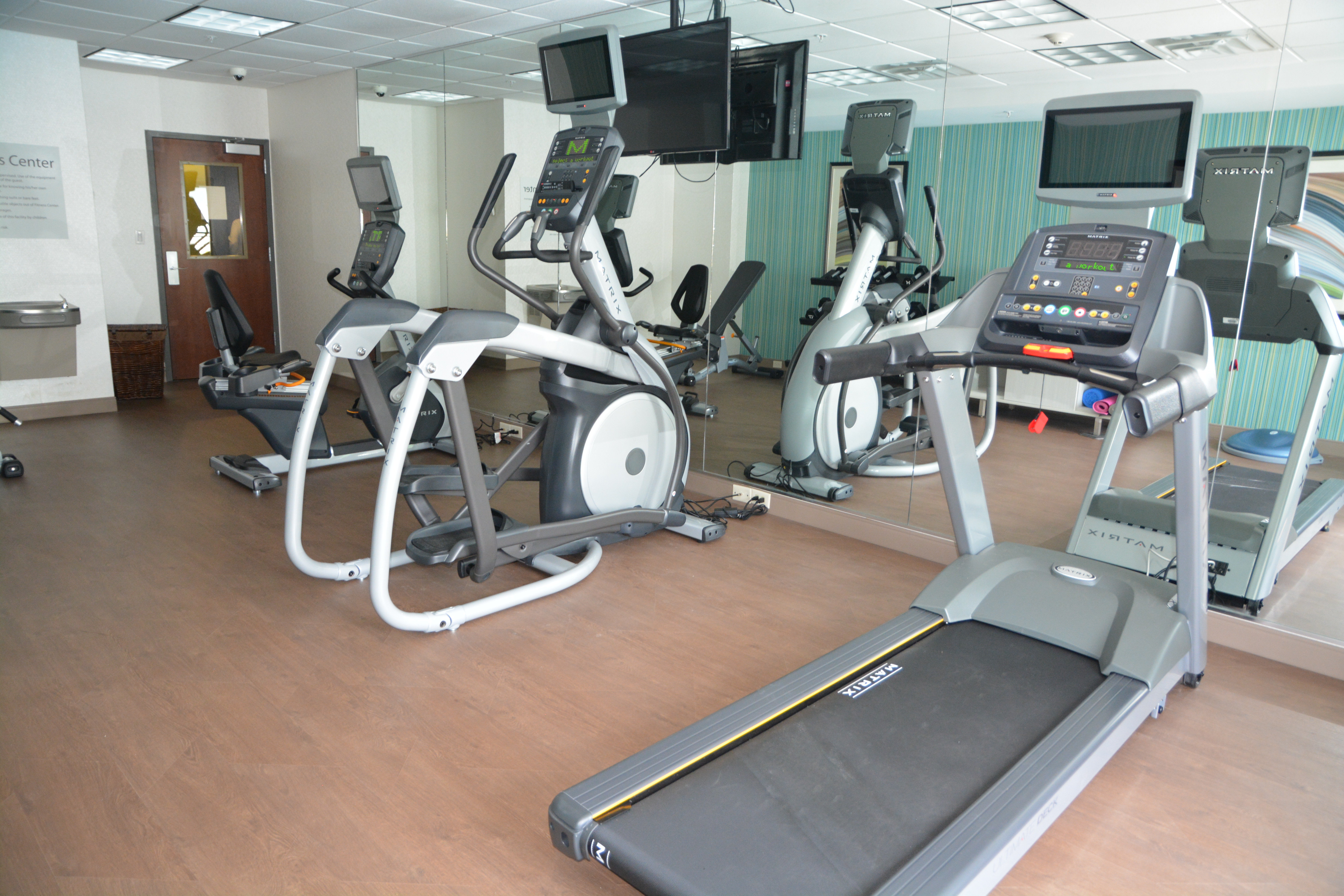 Holiday Inn Express Suites Caryville 37/57