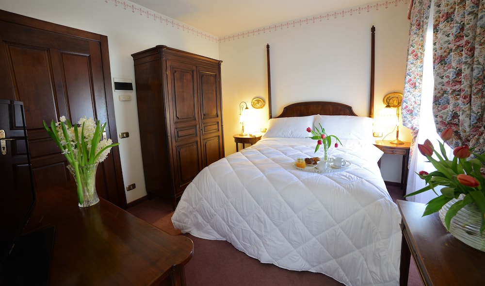 Hotel Villa Luppis 9/77