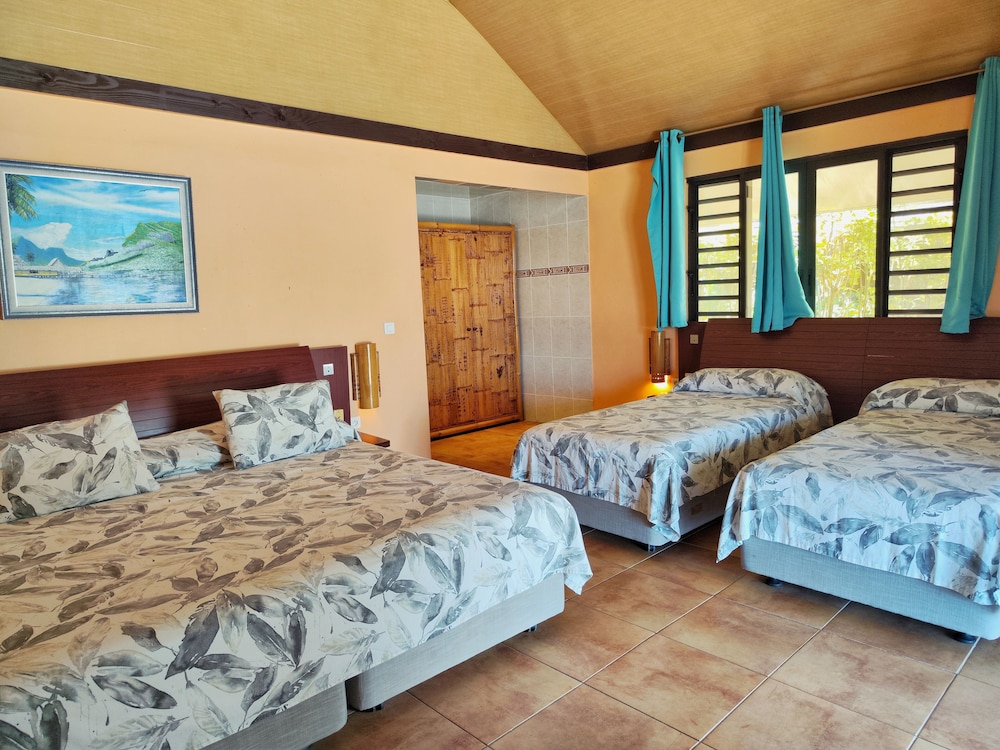 Lagoon, Family, Bungalow, King and Twin Beds