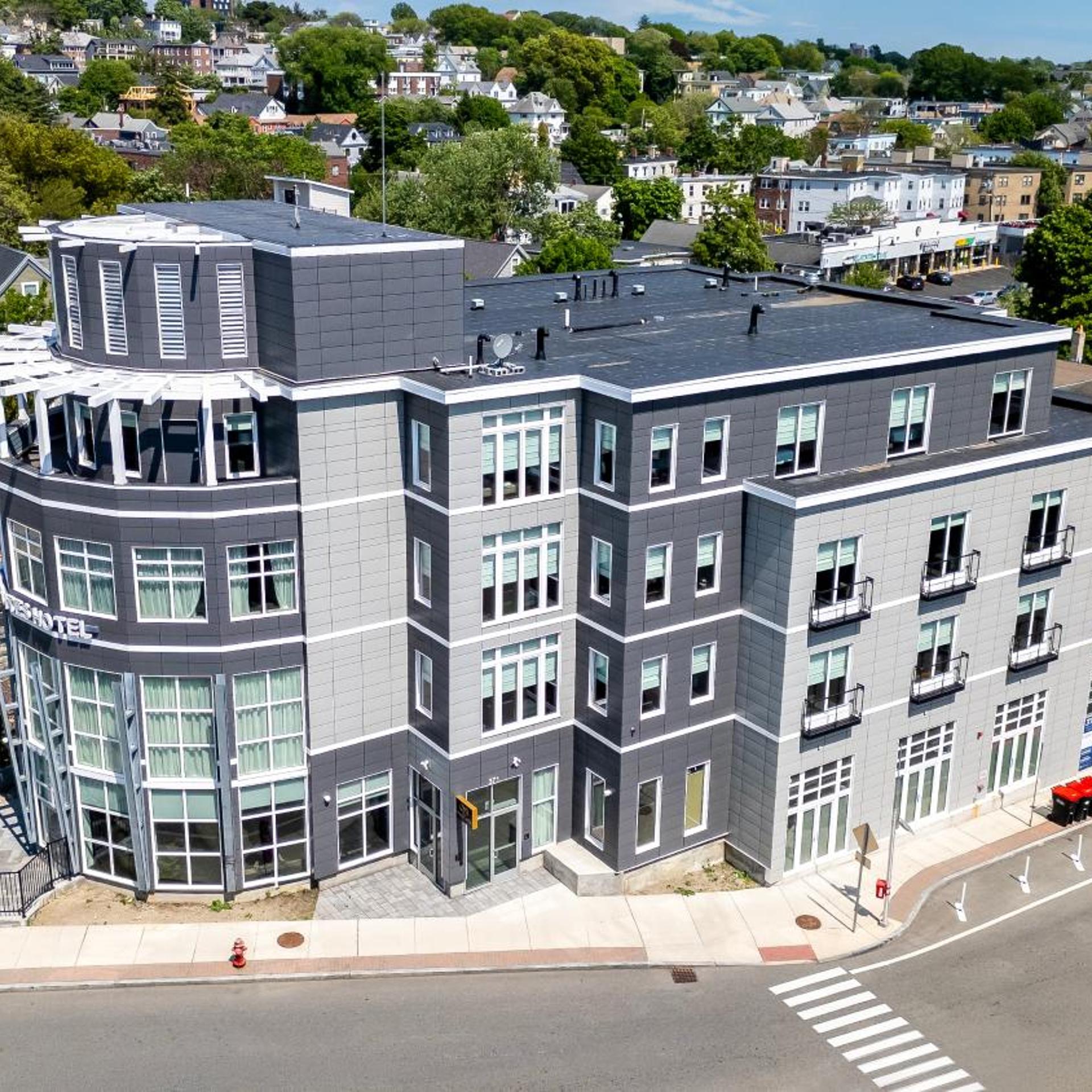 Beacon Suites Hotel 3/49
