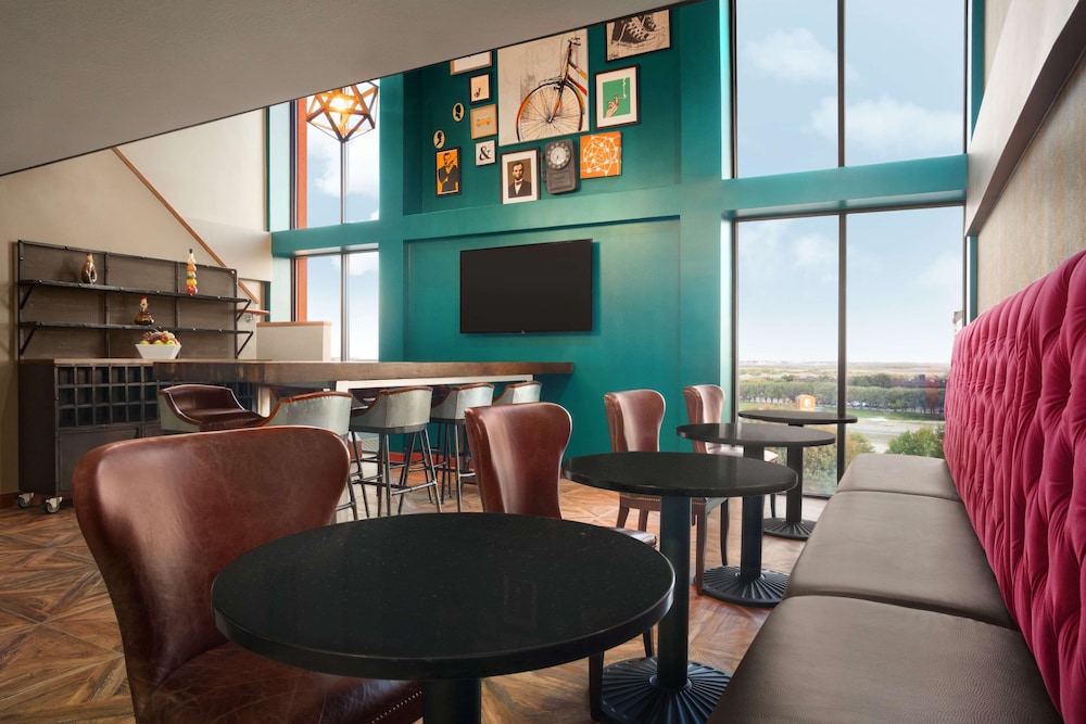 DoubleTree by Hilton Hotel Dallas DFW Airport North 40/53