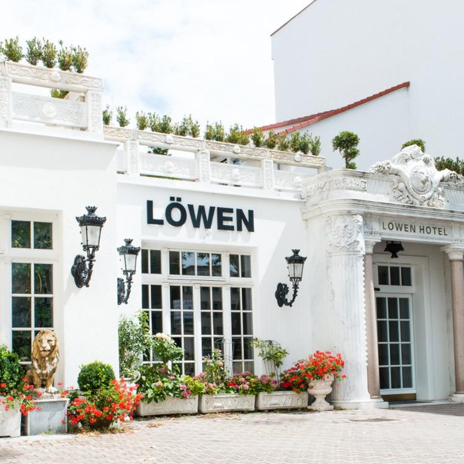 Lowen Hotel 4/58