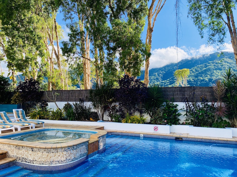 Beachview Apartments at Villa Paradiso 45/50