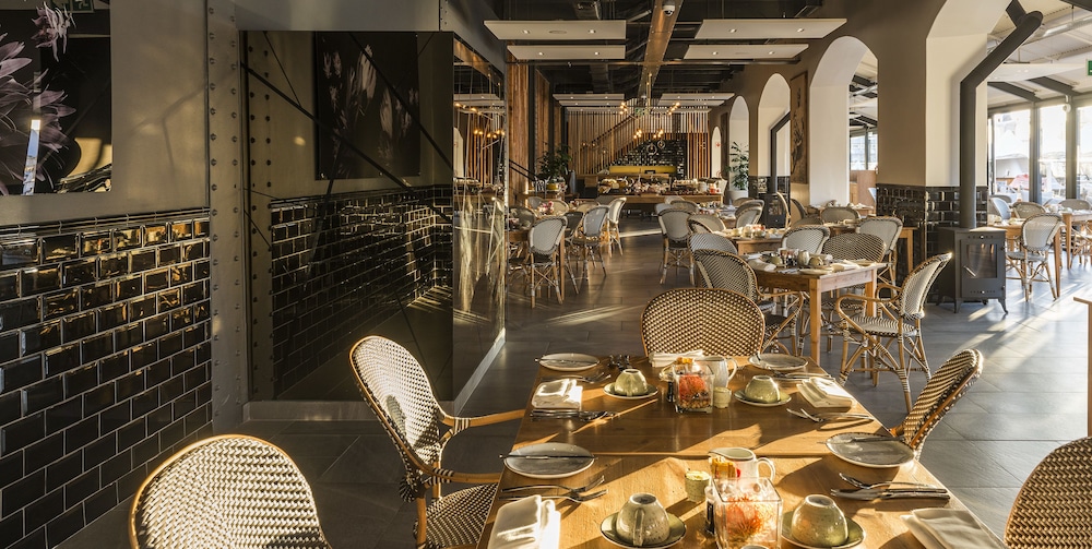 The Victoria & Alfred Hotel 34/50