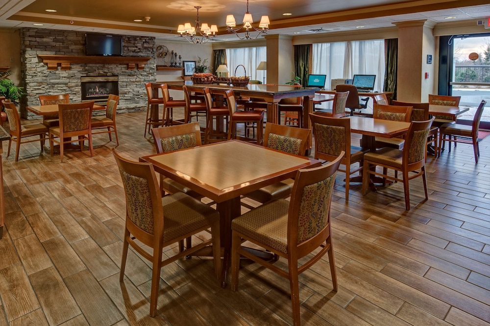 Hampton Inn By Hilton Concord/Kannapolis 26/35