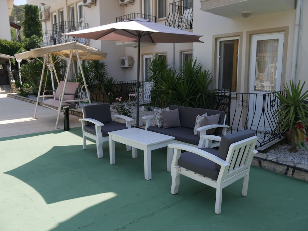 Nefis Hotel 45/60