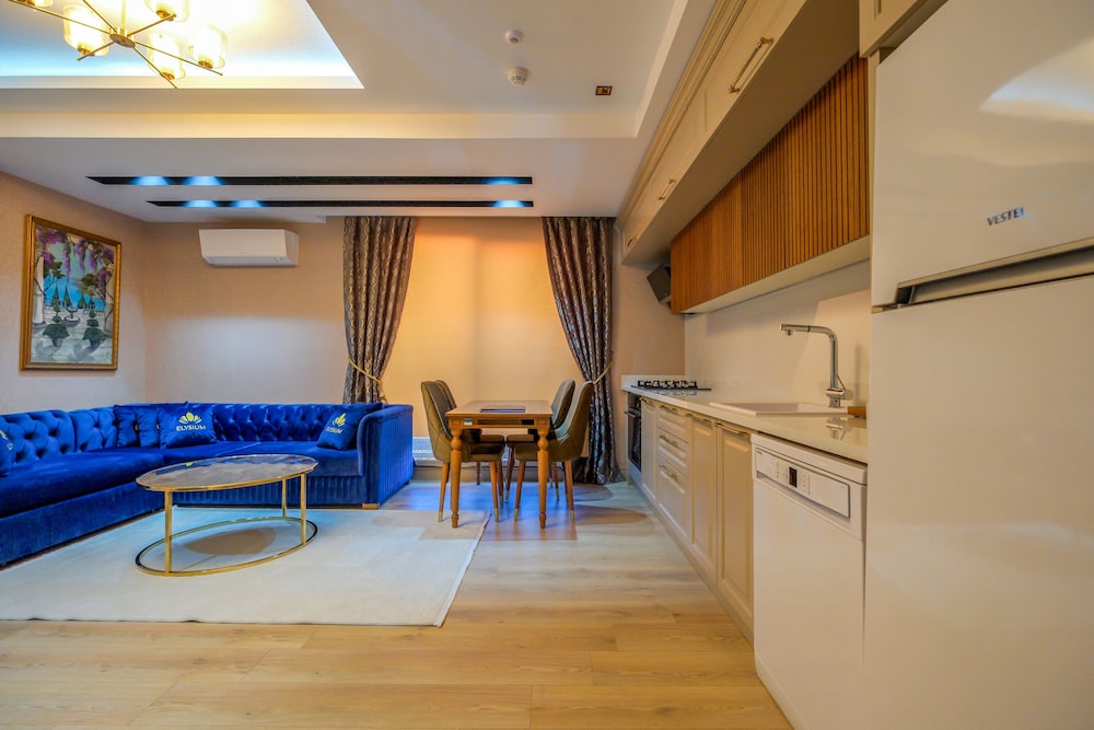 Elysium Deluxe Suites 29/50