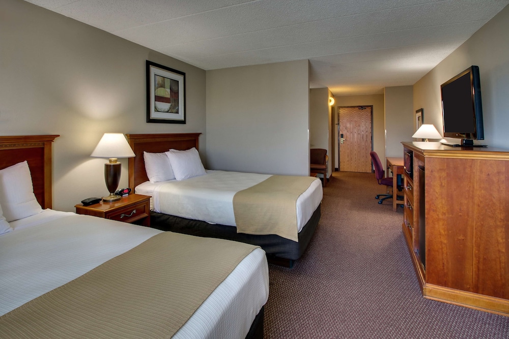 Best Western East Towne Suites 12/42