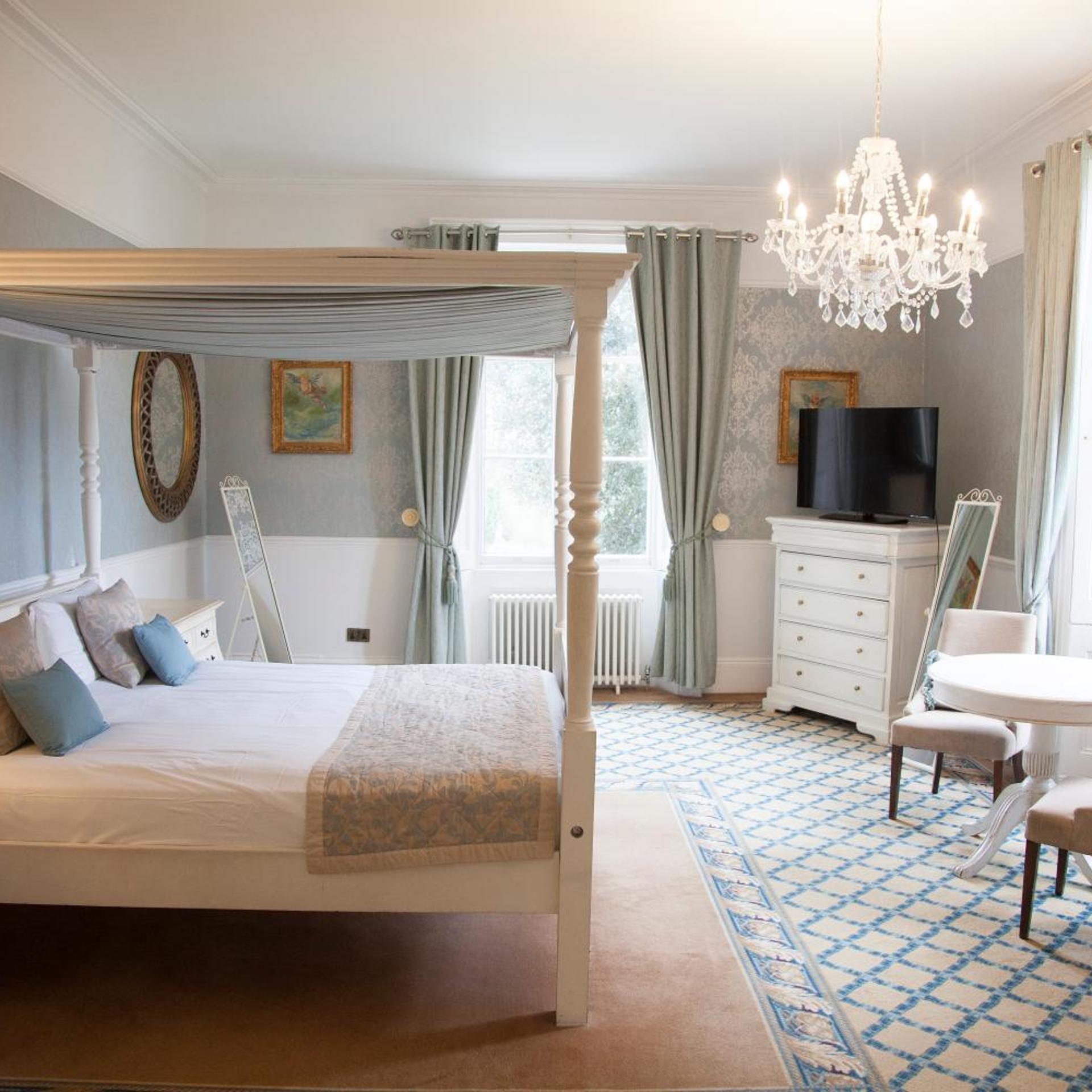 Four Poster