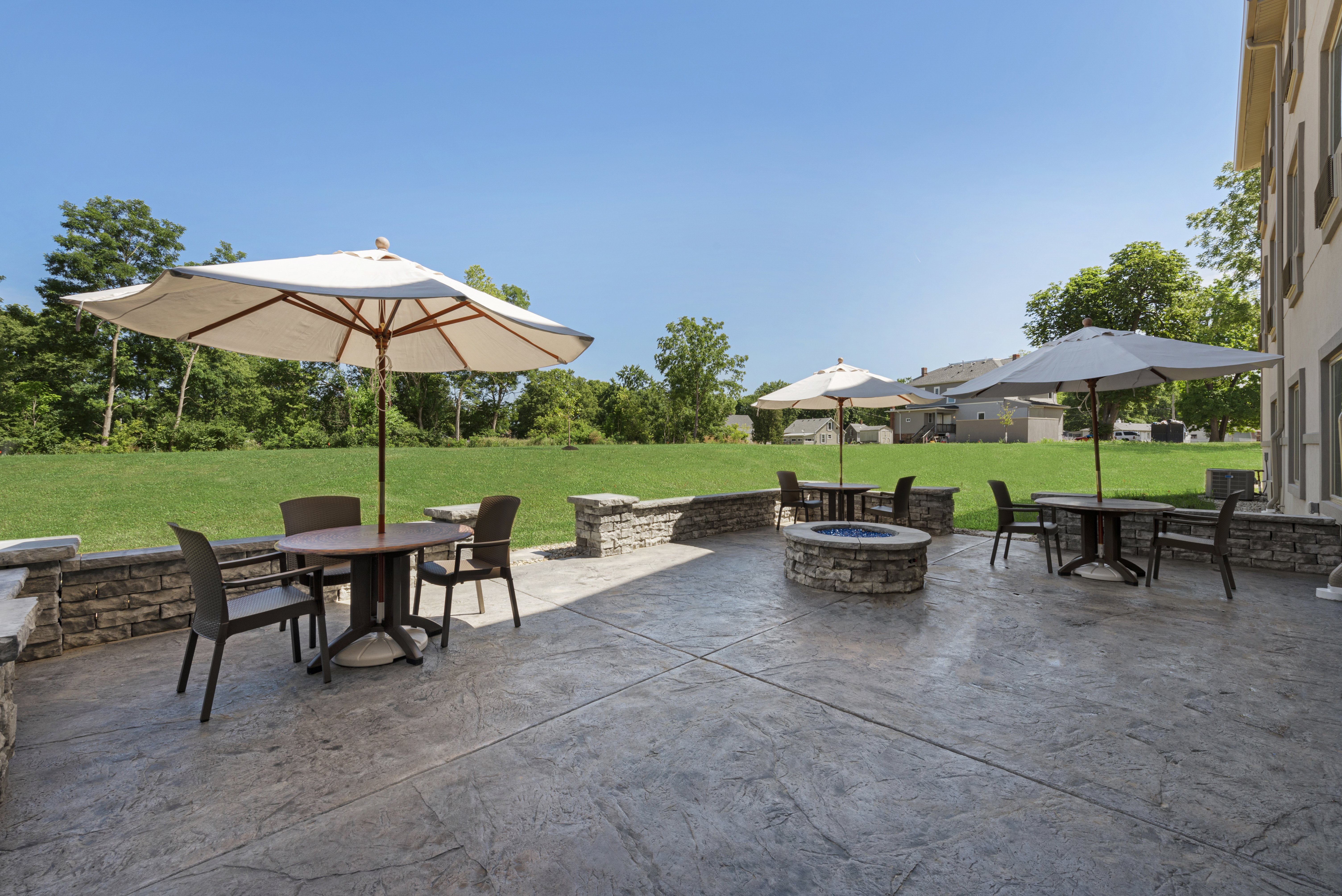 Cobblestone Hotel & Suites - Urbana 62/69