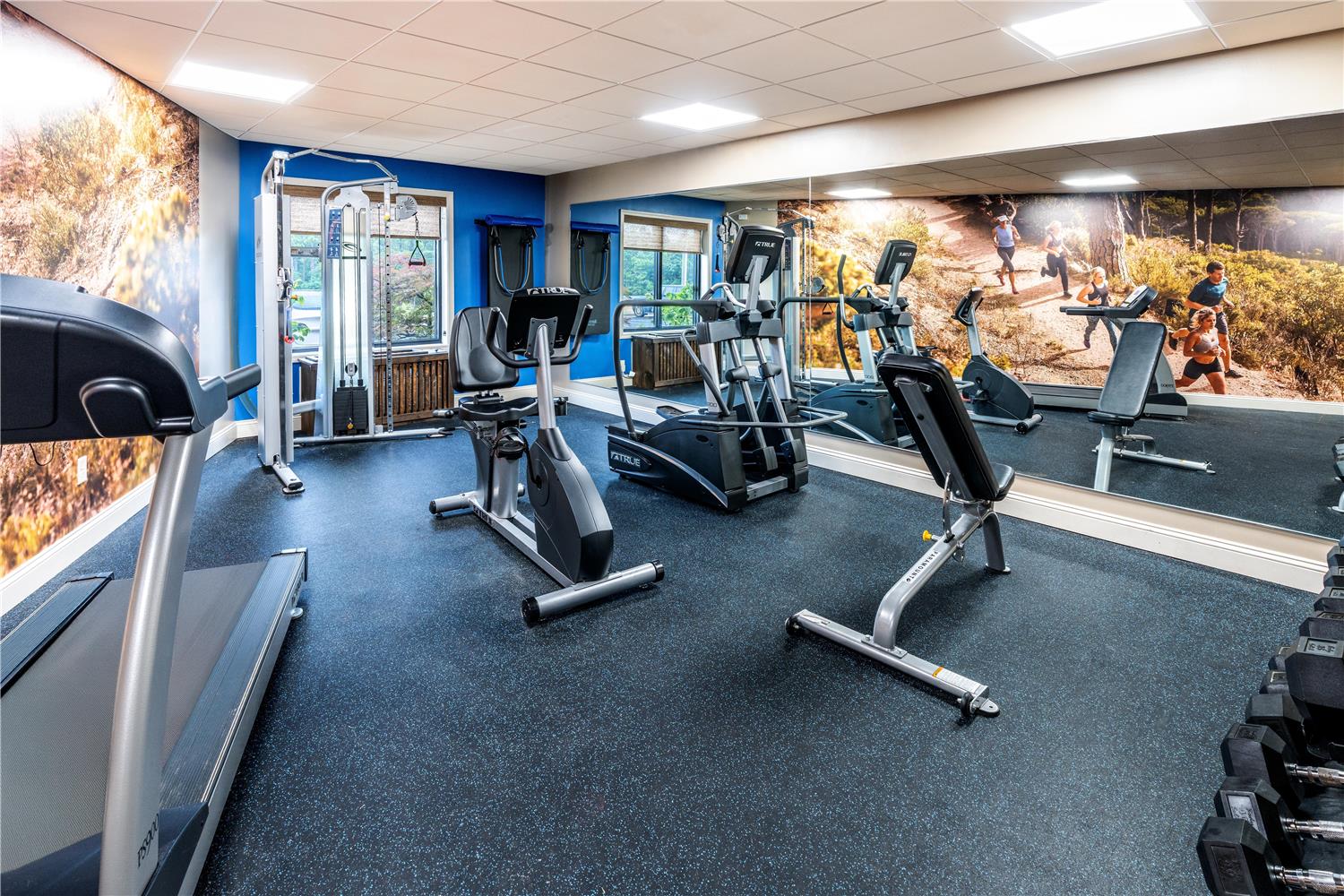 Aiden by Best Western Warm Springs Hotel and Event Center 24/44