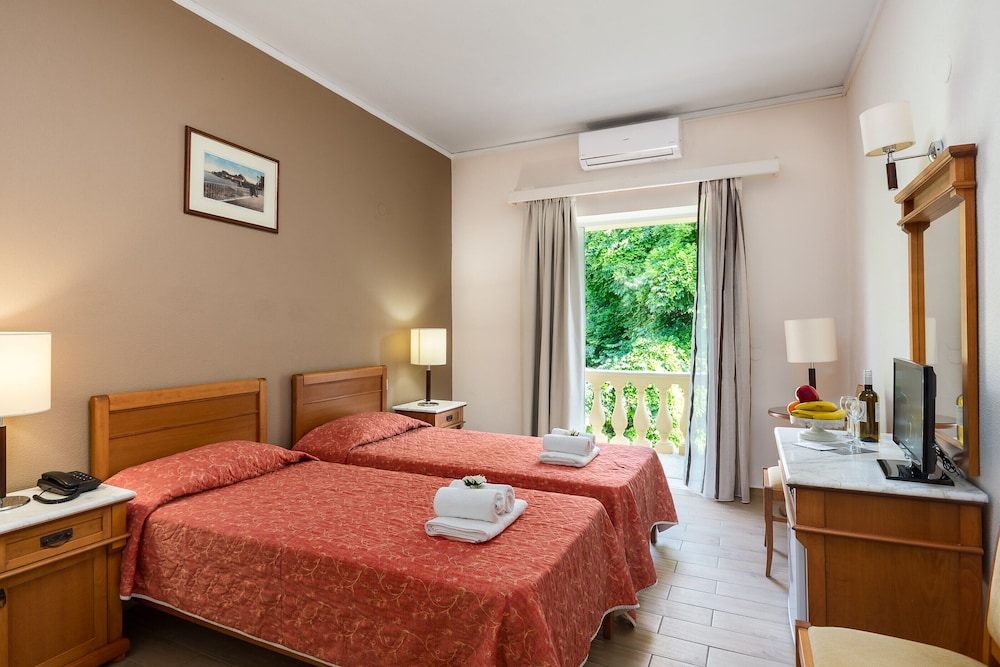 Arion Hotel Corfu 12/60